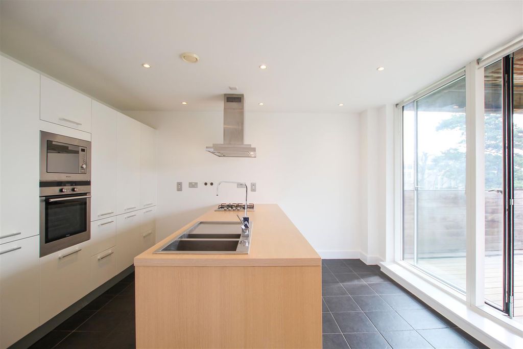 Additional image 24 of 2 bed flat to rentThe Copper Building, Kingfisher Way, Cambridge CB2