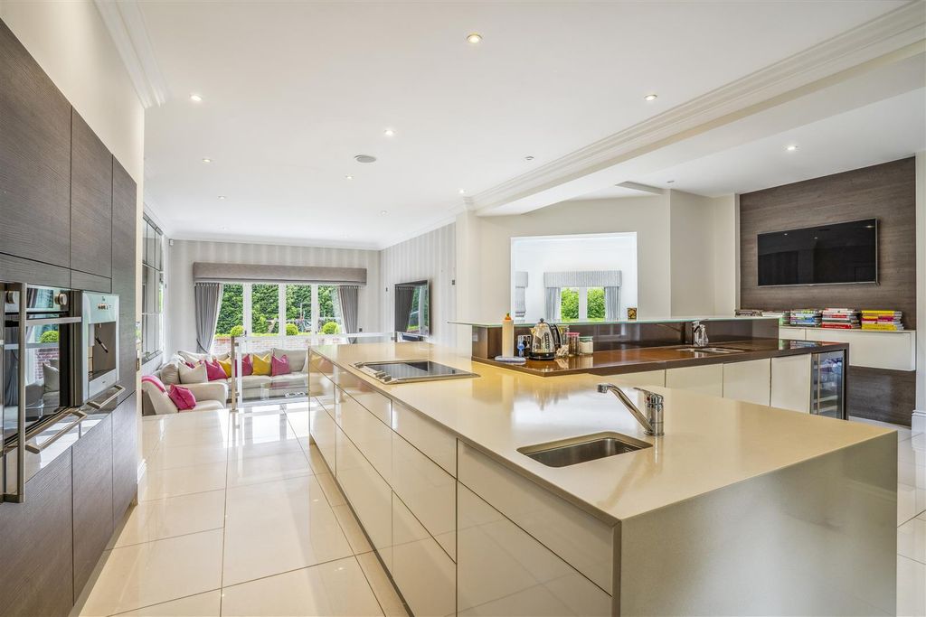 Additional image 8 of 5 bed detached house to rentBrockenhurst Road, Ascot SL5