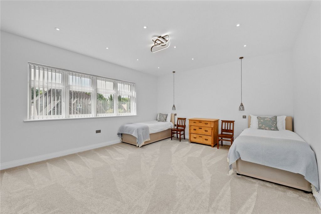 Additional image 16 of 5 bed detached house to rentThe Avenue, Ascot, Berkshire SL5