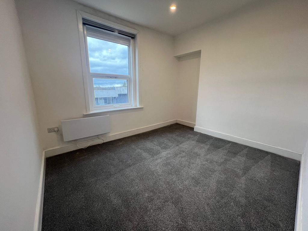 Additional image 6 of 3 bed property to rentCollege Street, Ammanford SA18