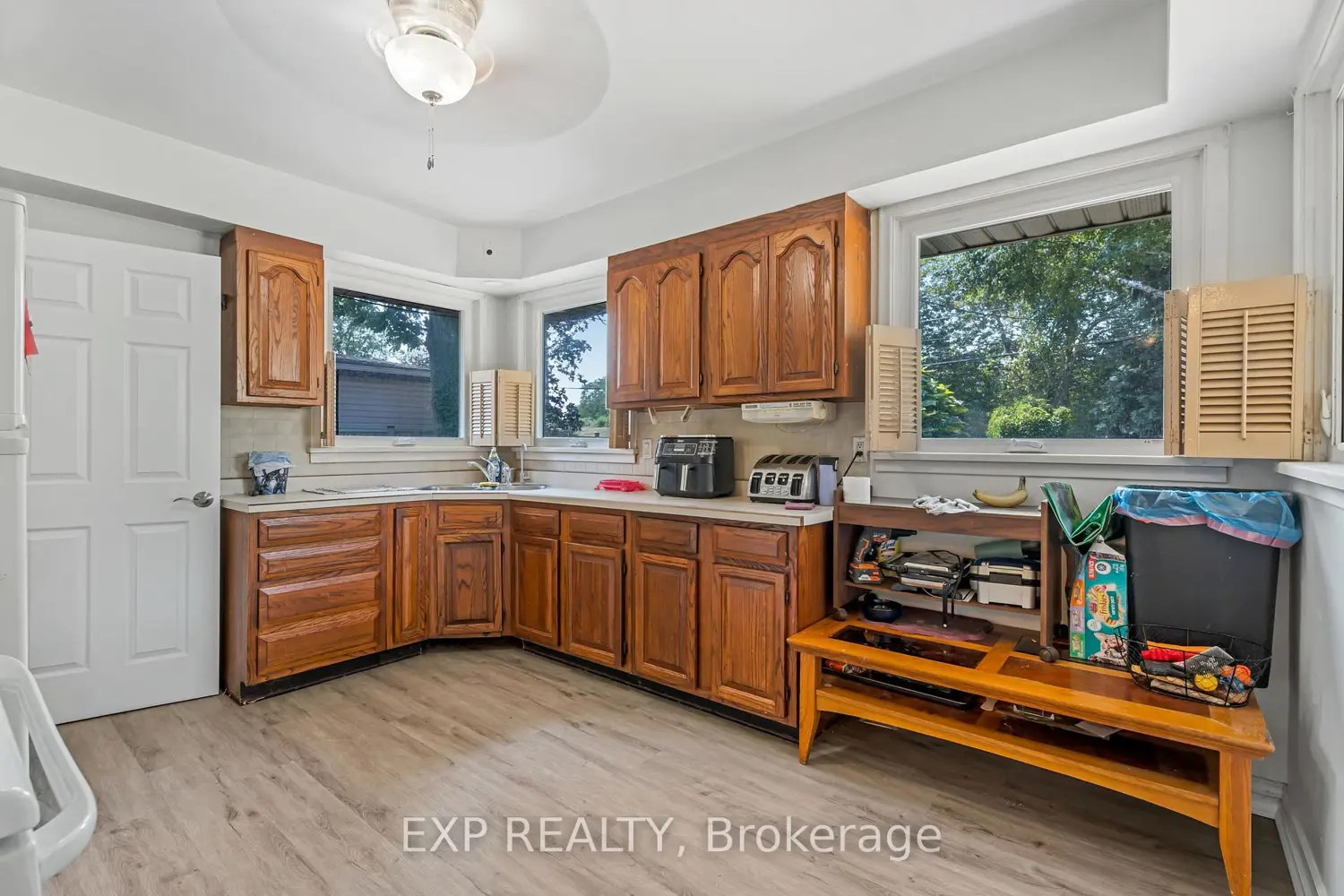 Additional image 9 of 1986 Stanley Av Avenue