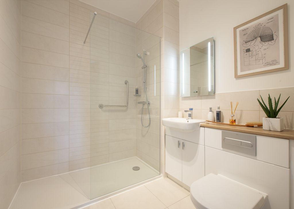 Additional image 6 of 2 bed flat to rentQueens Road, Weybridge KT13