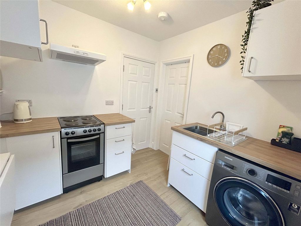 Additional image 2 of Studio to rentVictoria Road, Exmouth EX8