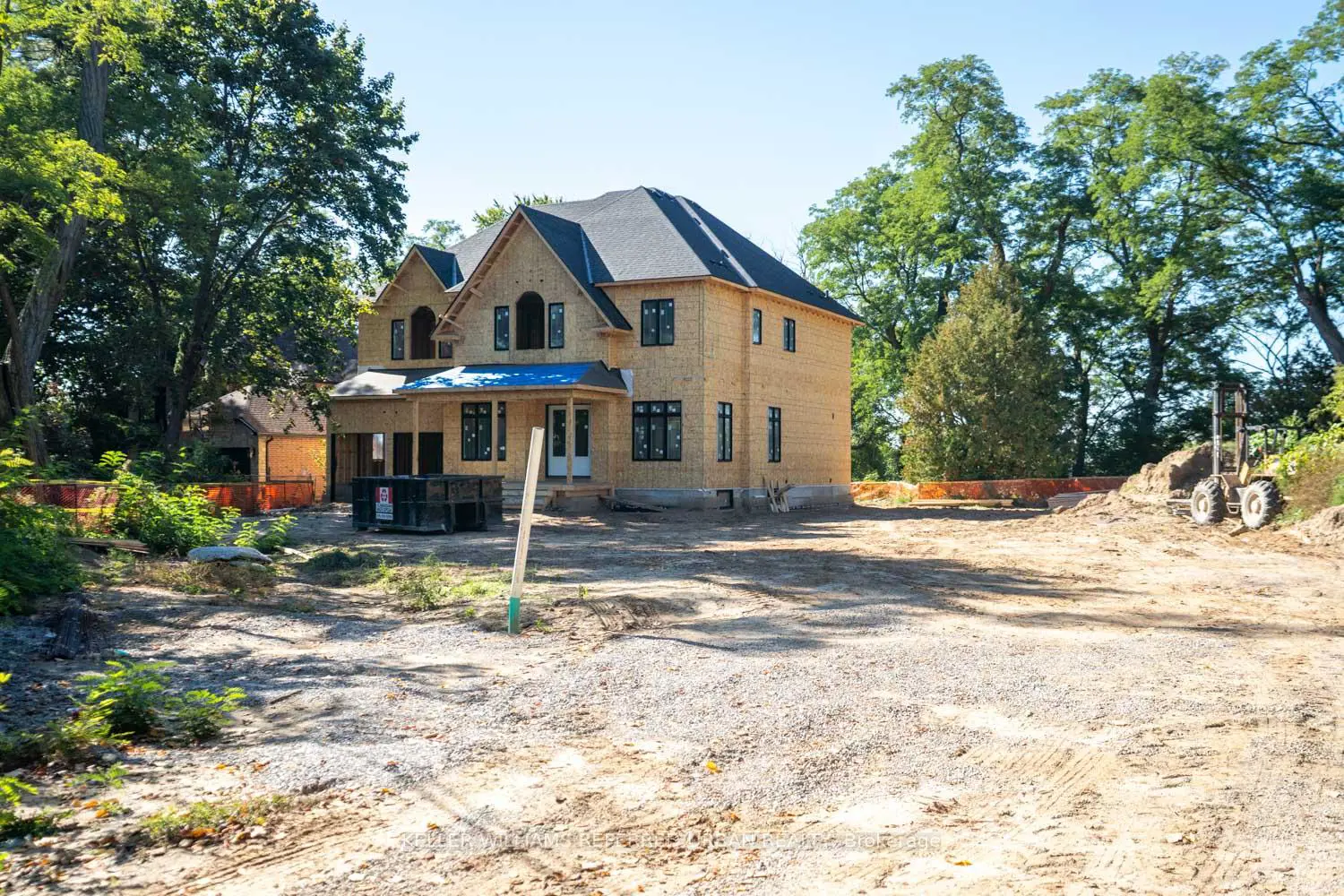 Additional image 11 of 1429 Dundas Crescent