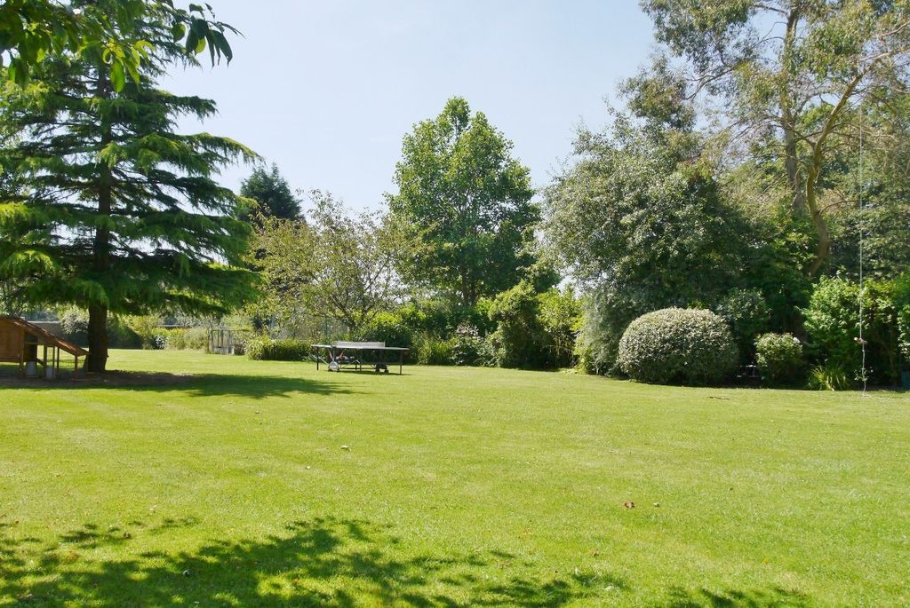 Additional image 25 of 6 bed detached house to rentForest Grange, Horsham, West Sussex RH13