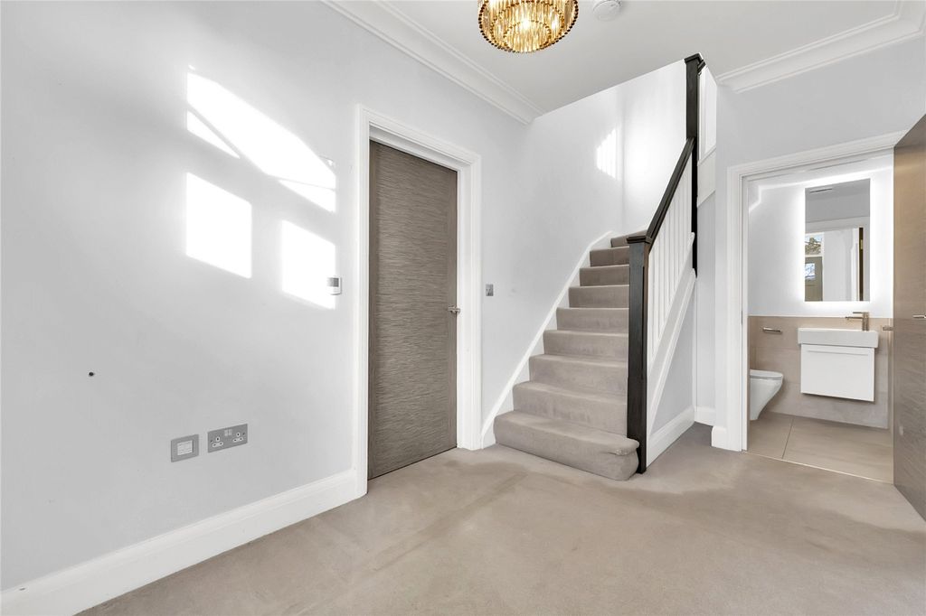 Additional image 3 of 5 bed detached house to rentOval Place, Nether Alderley, Cheshire SK10