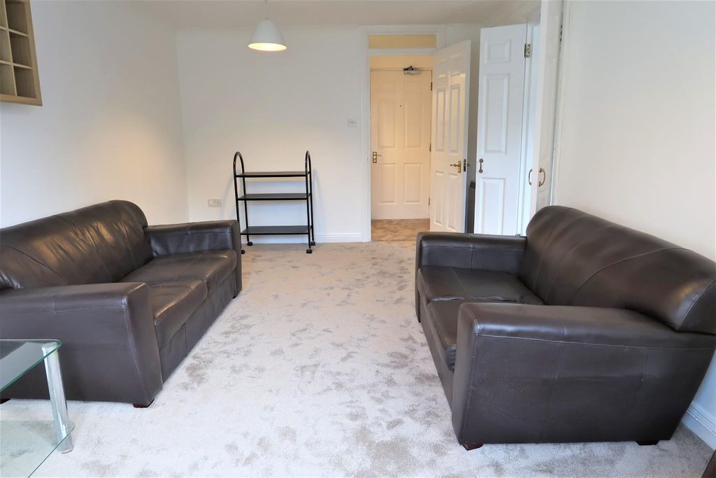Additional image 4 of 2 bed flat to rentAlexandra Court The Esplanade, Penarth CF64