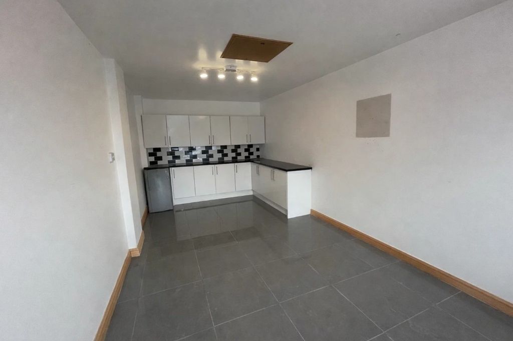 Additional image 11 of 3 bed detached house to rentMaes Y Glo, Llanelli SA14
