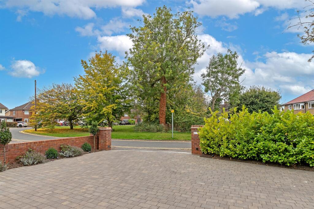 Additional image 33 of Ellenbrook Crescent