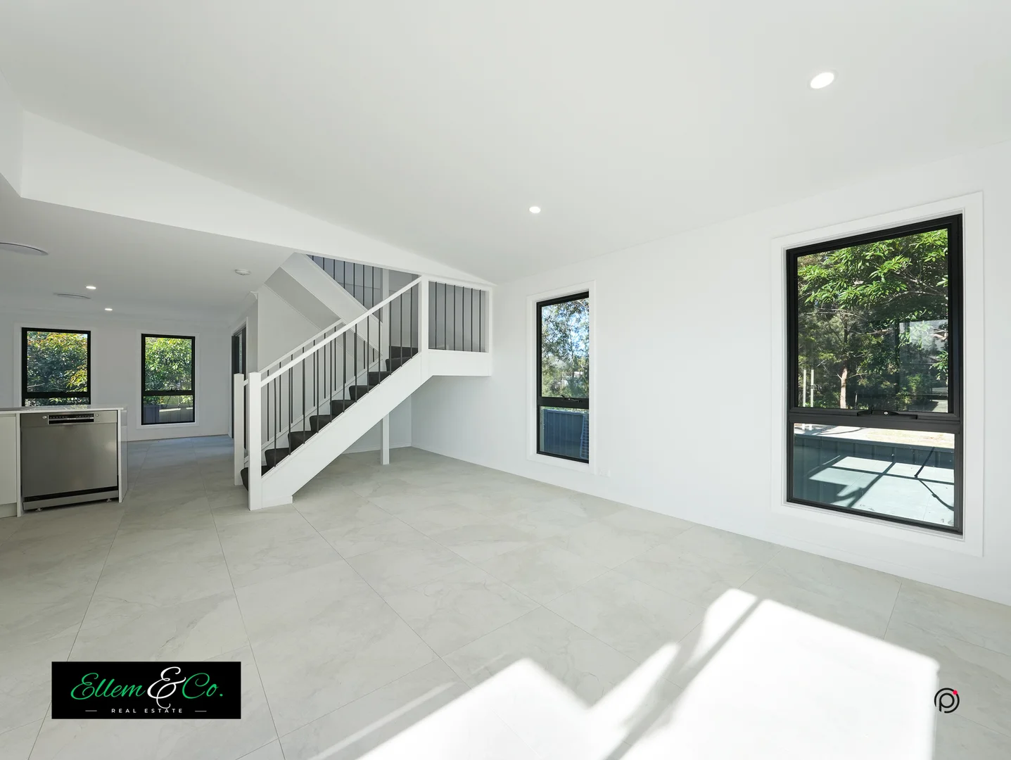 Additional image 3 of 1,2,3/1D Leamington Road, Oak Flats NSW 2529