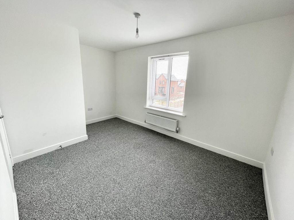 Additional image 16 of 4 bed property to rentFfordd Darwin, Barry CF63