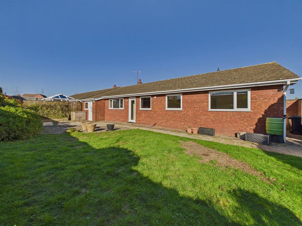 Additional image 13 of 3 bed detached bungalow to rentHillview Gardens, Ryall, Upton-Upon-Severn, Worcester WR8