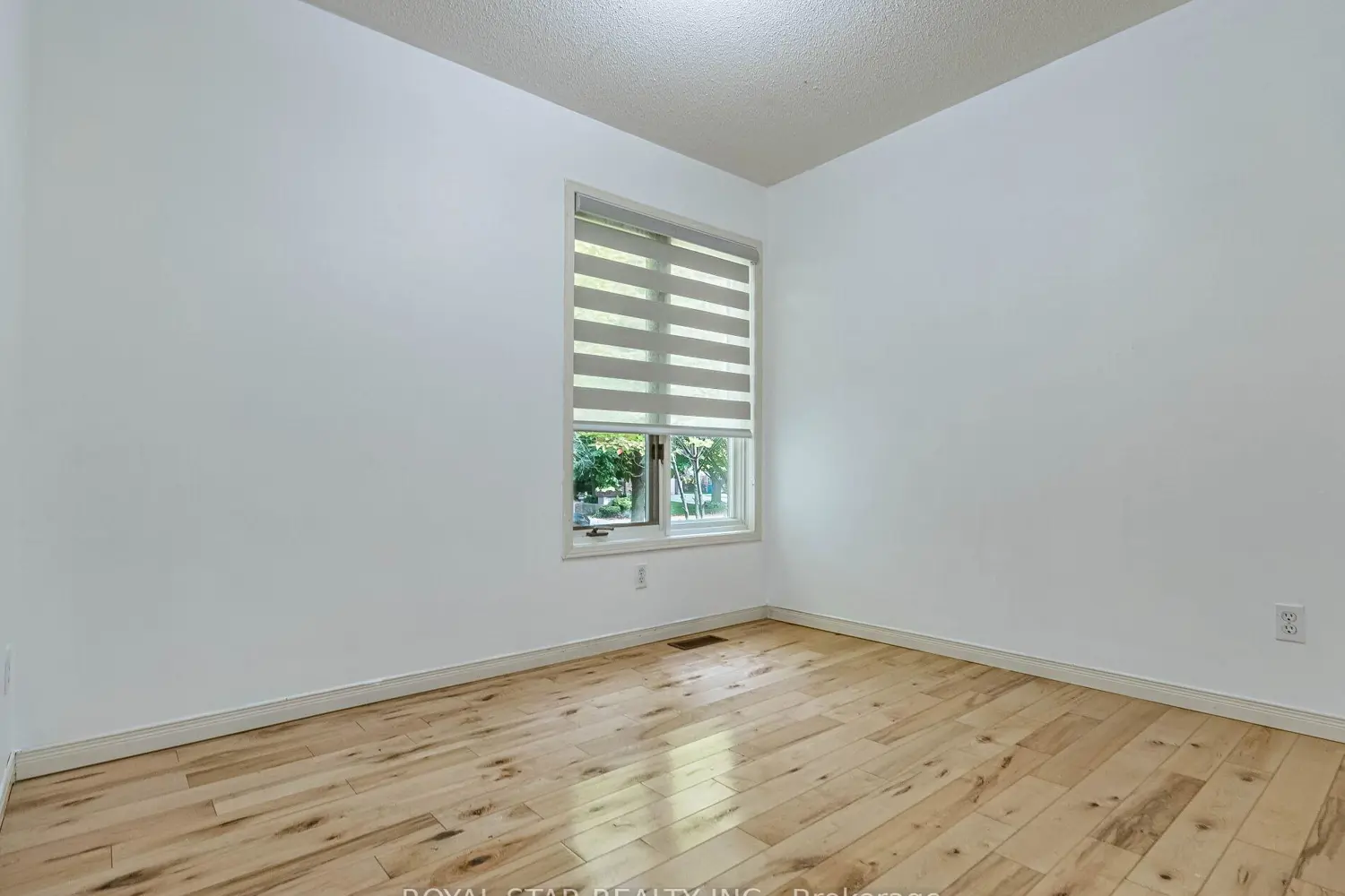 Additional image 14 of 18 Woodside Square