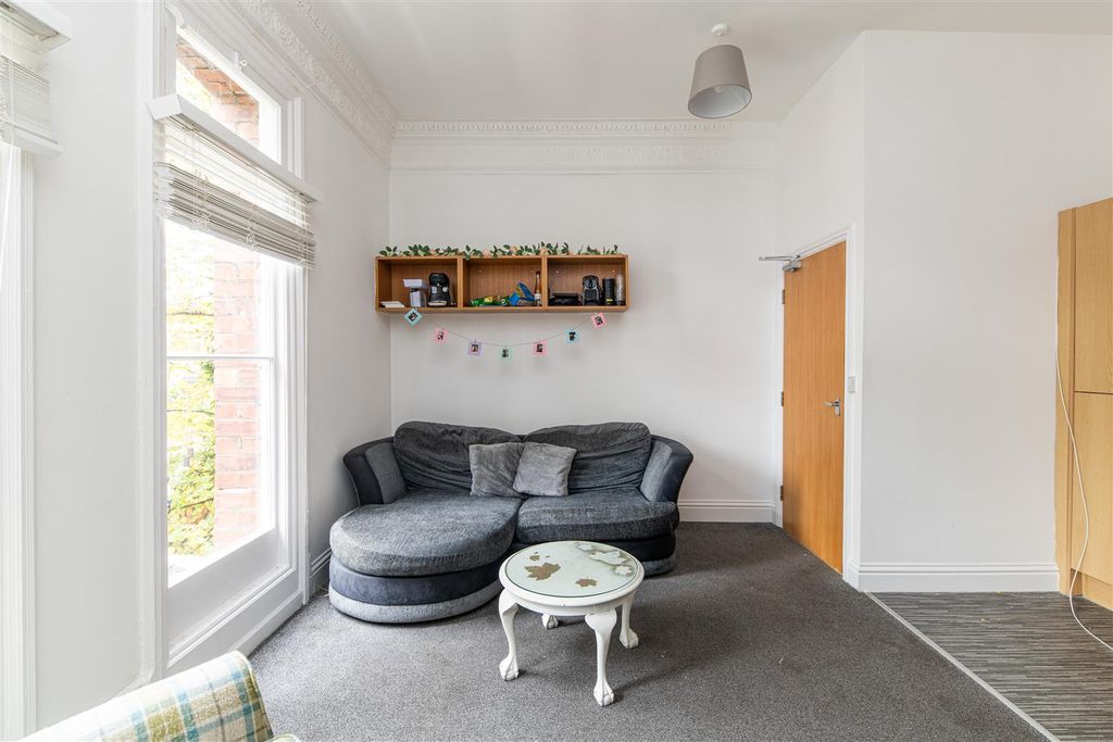 5 bed shared accommodation to rentOtterburn Villas, Jesmond, Newcastle Upon Tyne NE2 photo 4