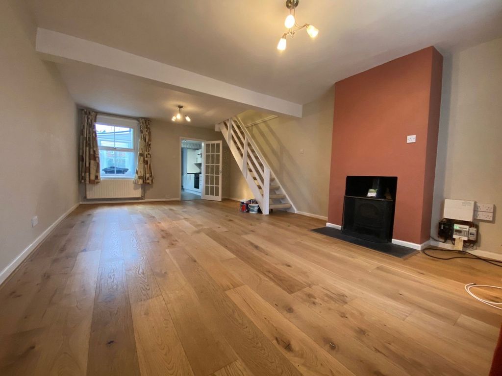 Additional image 2 of 3 bed semi-detached house to rentMerton Road, Malvern, Worcestershire WR14