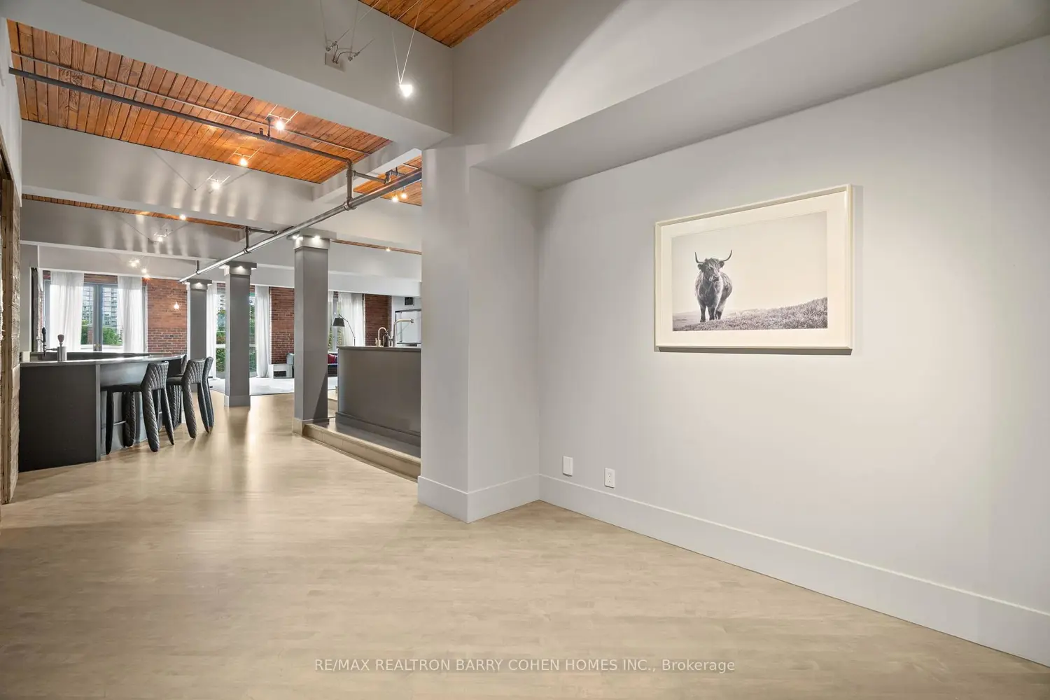 Additional image 2 of 468 Wellington Street 300