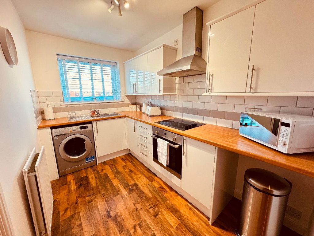 Additional image 5 of 2 bed flat to rentPark Avenue, Whitley Bay NE26