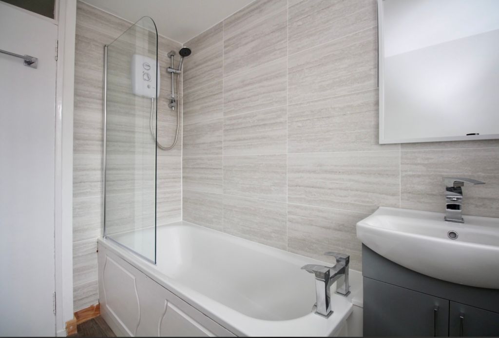 Additional image 13 of 3 bed flat to rentWaulking Mill Road, Clydebank G81