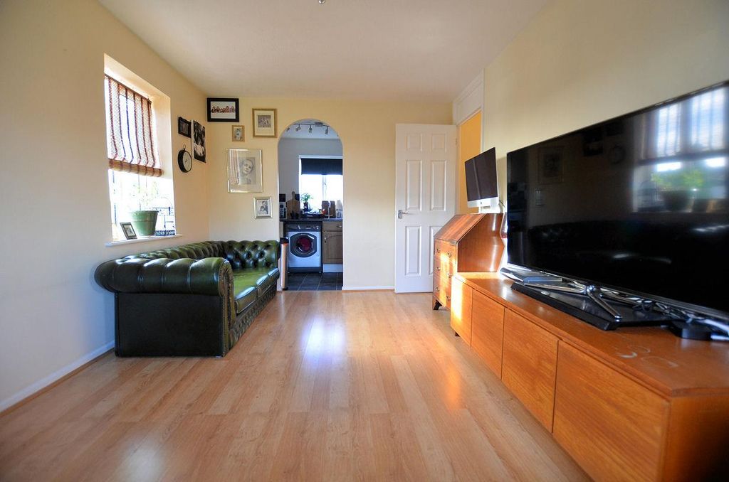 Additional image 4 of 2 bed flat to rentAdwood Court, Thatcham RG19