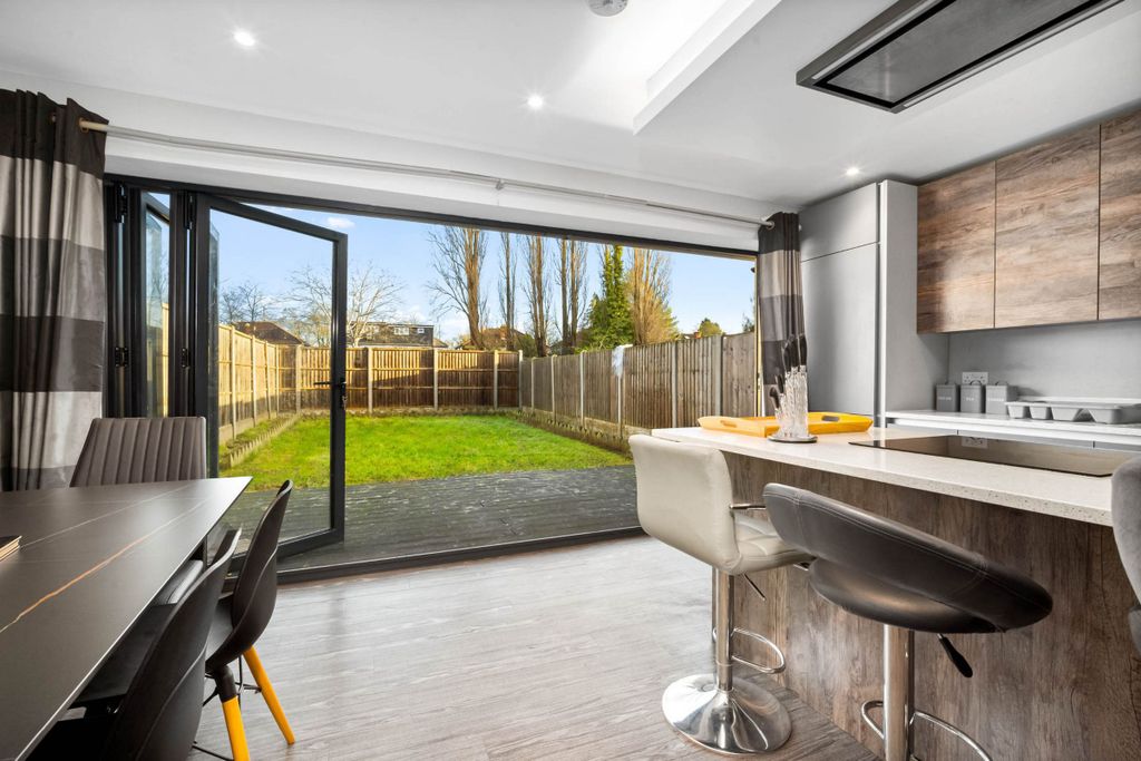 Additional image 21 of 5 bed semi-detached house to rentBrooklands Road, Hall Green, Birmingham B28
