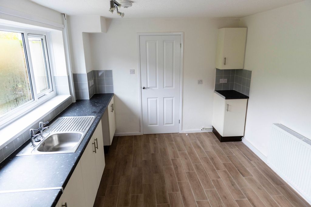 Additional image 4 of 3 bed semi-detached house to rentErcall View, Telford TF3