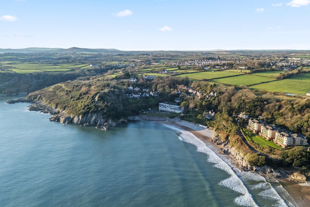 Additional image 2 of 2 bed flat to rentCaswell Bay Court, Caswell Road, Caswell, Swansea SA3