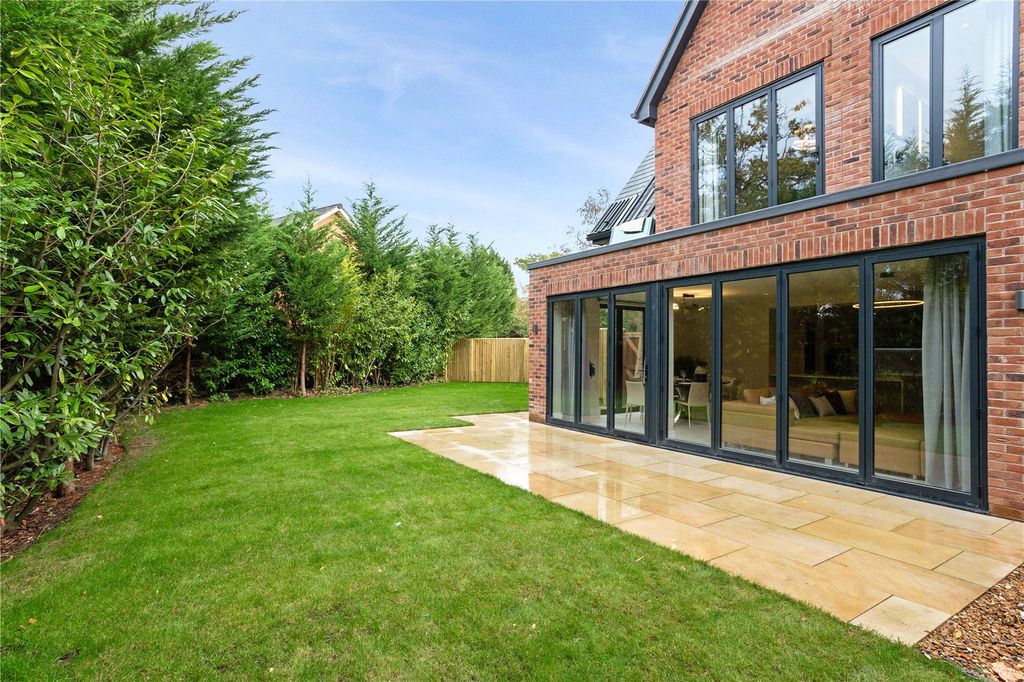 Additional image 18 of 4 bed detached house to rentRosegarth Place, Wilmslow, Cheshire SK9