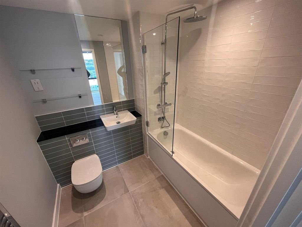 Additional image 5 of 2 bed flat to rentCalibra Court, Luton LU2