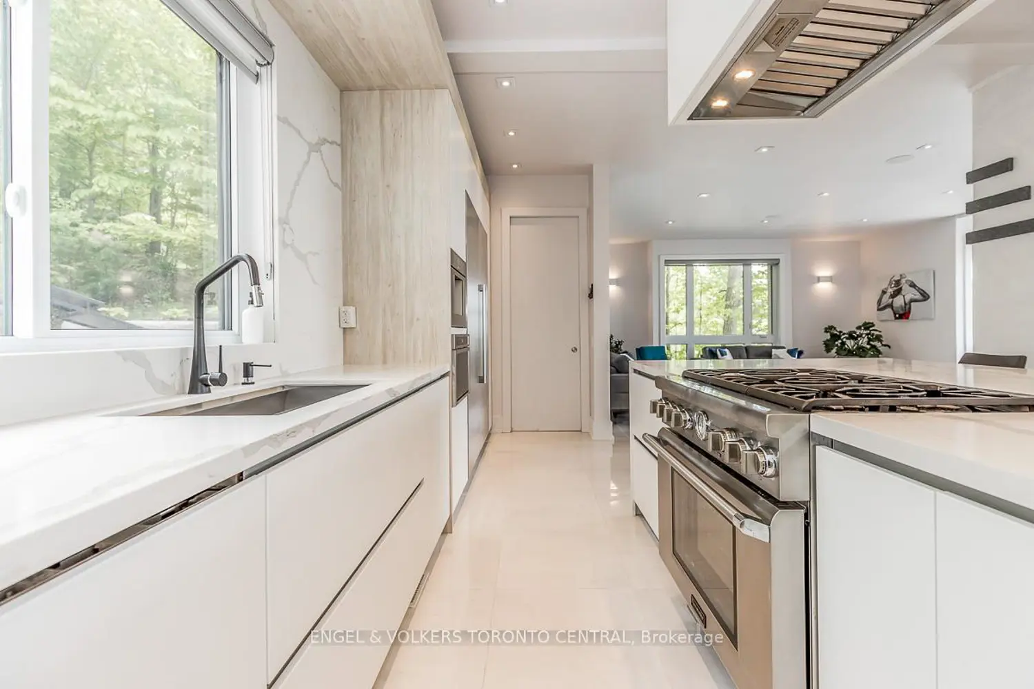 Additional image 8 of 16 Valleycrest Drive