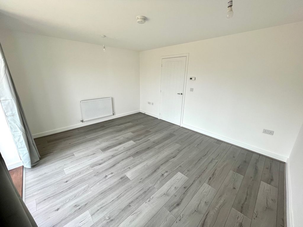 Additional image 6 of 4 bed property to rentFfordd Darwin, Barry CF63