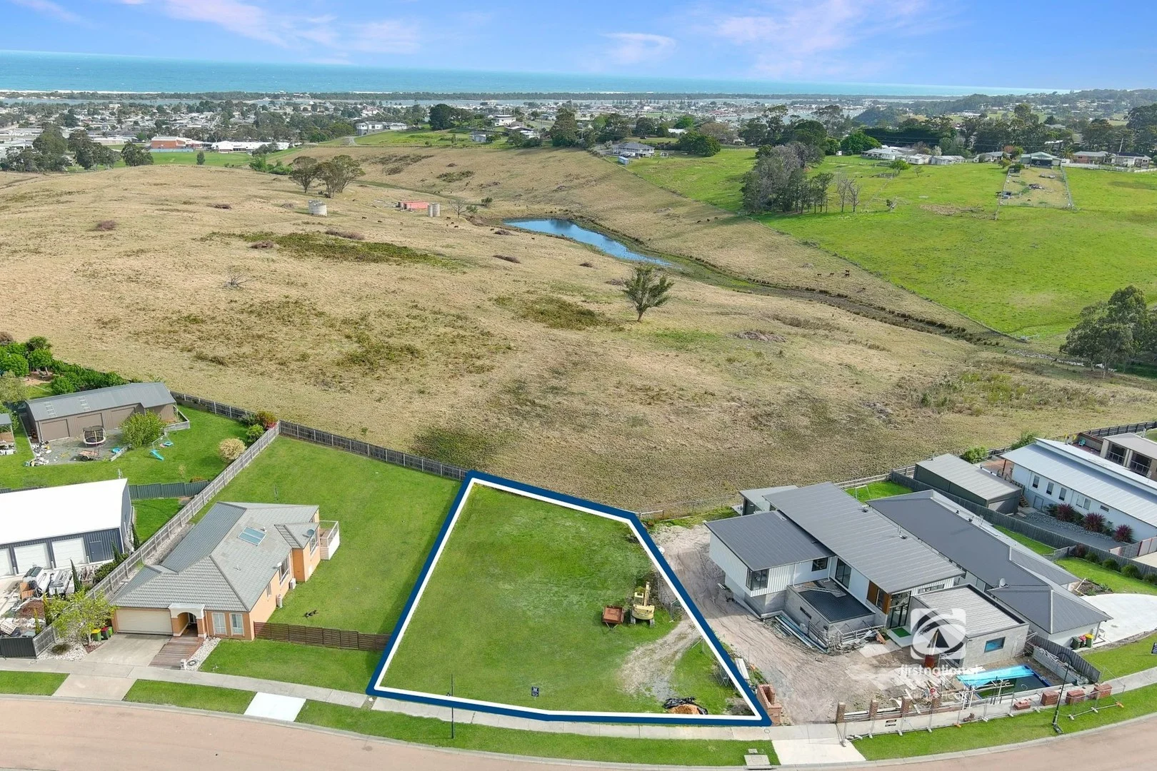 4 Riviera Court, Lakes Entrance VIC 3909