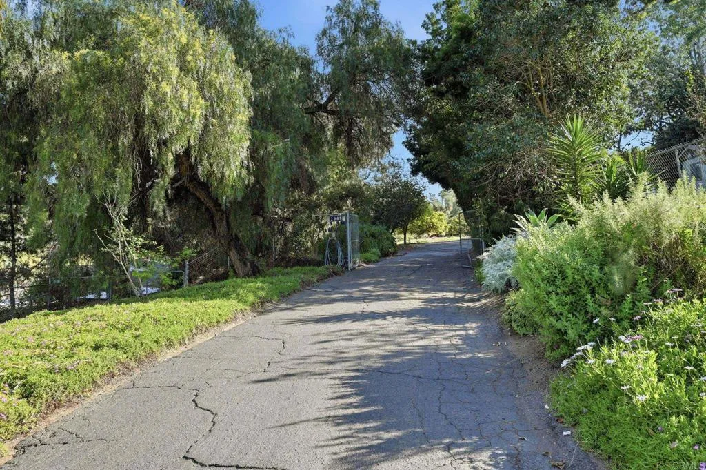 Additional image 3 of 2909 Harris Drive, Vista, CA 92084