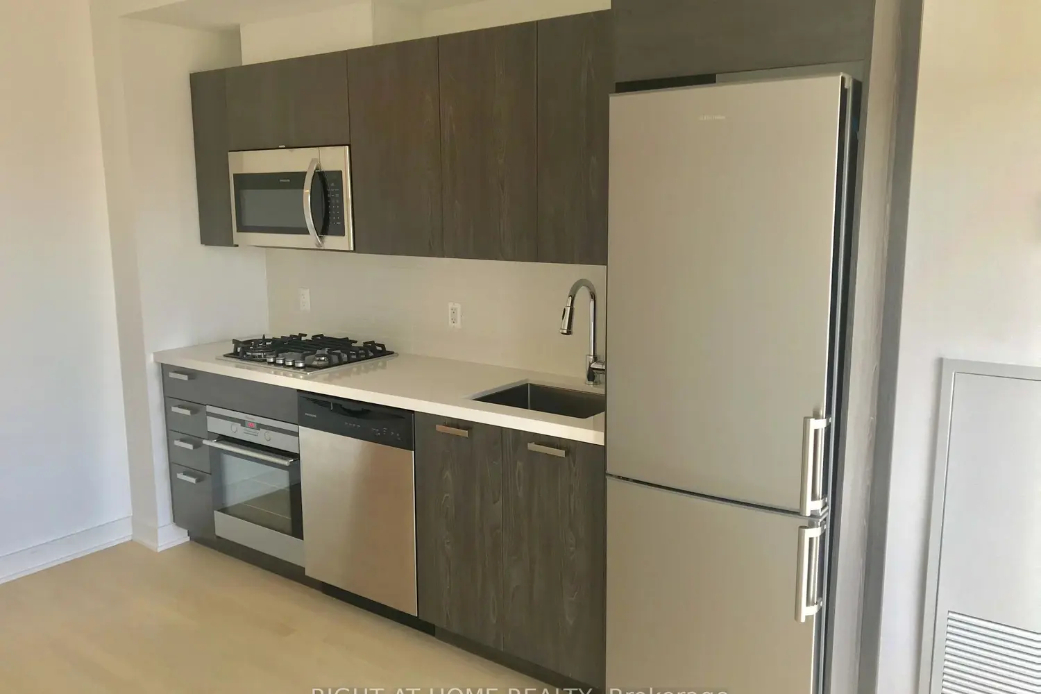 Additional image 13 of 203 Catherine Street 705