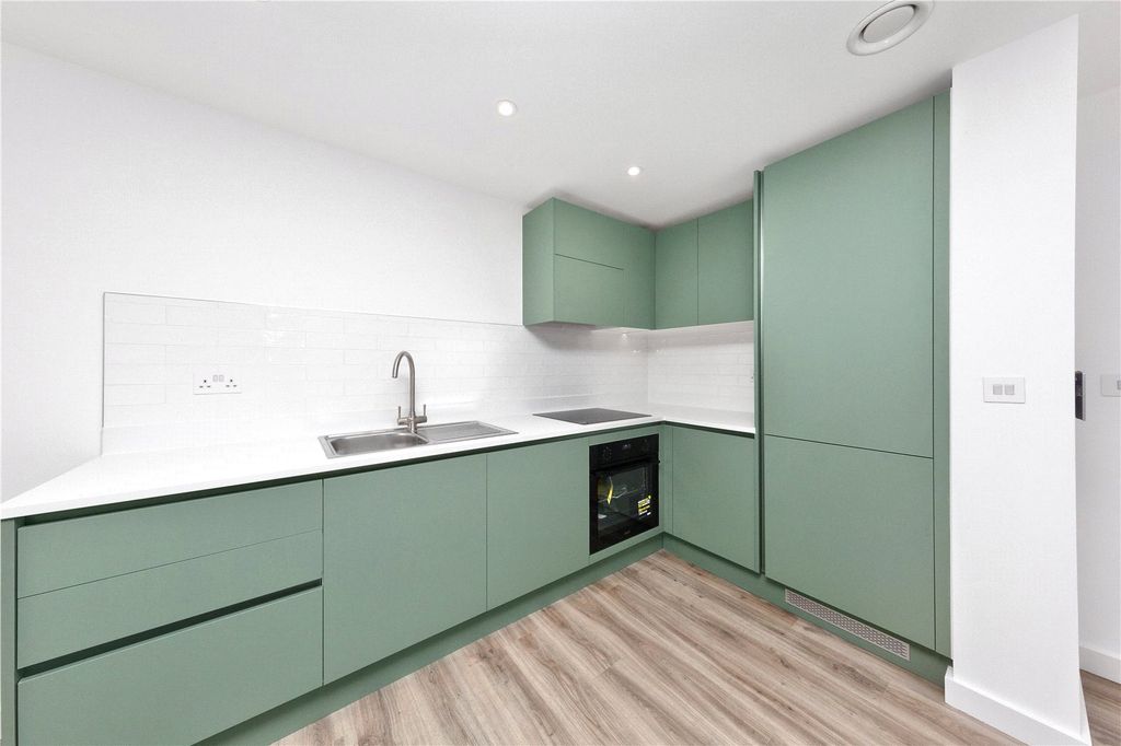 Additional image 5 of 2 bed flat to rentViva Court, Kimpton Road, Luton LU2