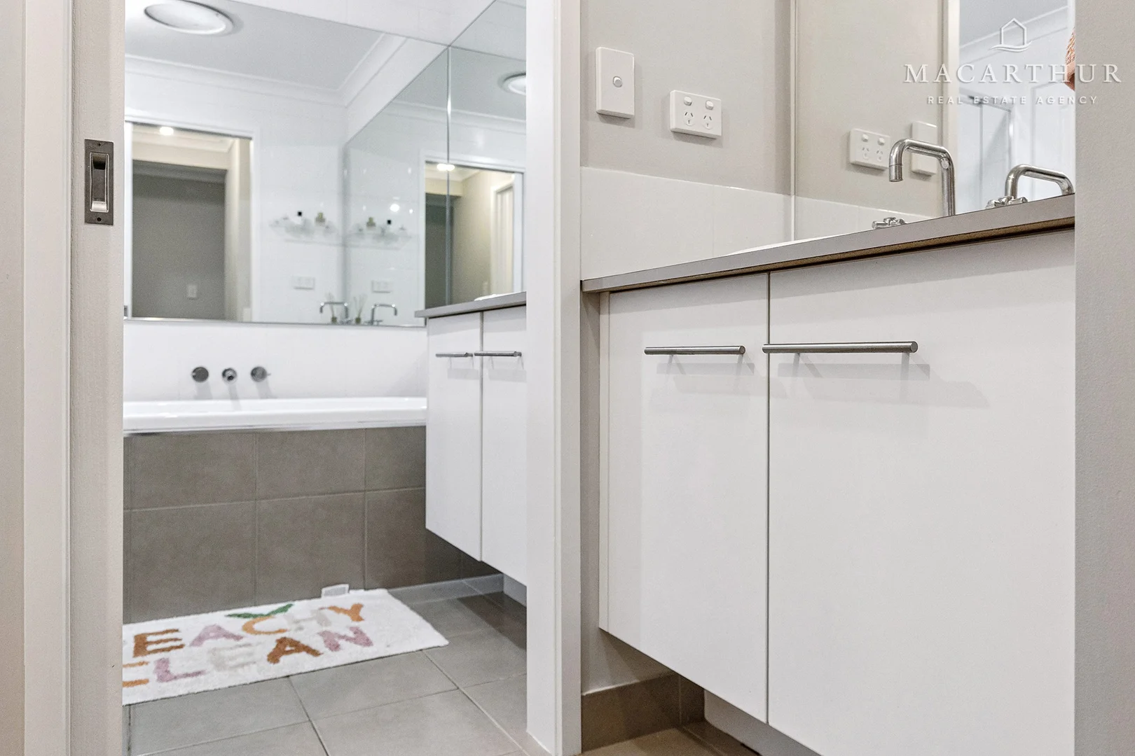 Additional image 17 of 14 Plunkett Drive, Lake Albert NSW 2650