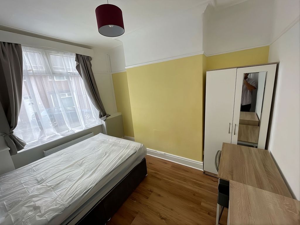 Additional image 2 of 4 bed terraced house to rentMellard Street, Newcastle ST5