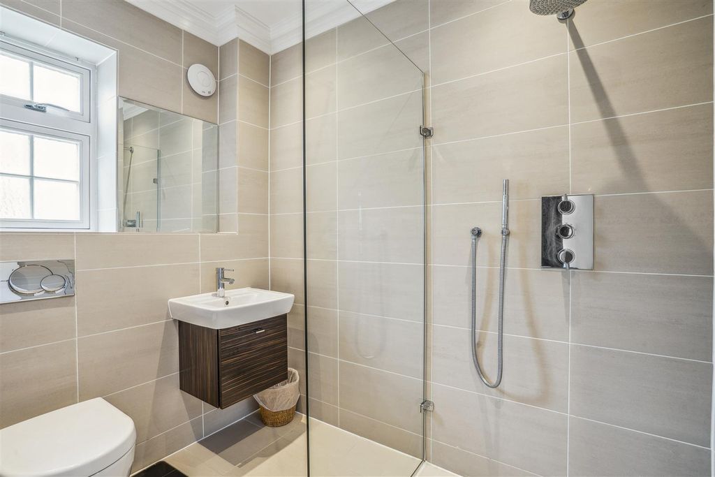 Additional image 18 of 5 bed detached house to rentBrockenhurst Road, Ascot SL5