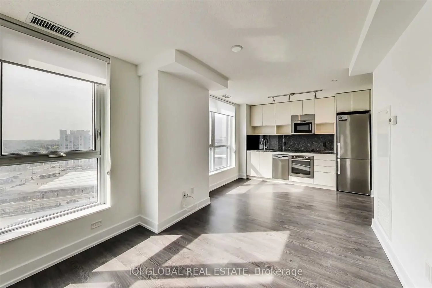 Additional image 15 of 7 Mabelle Avenue 1008A