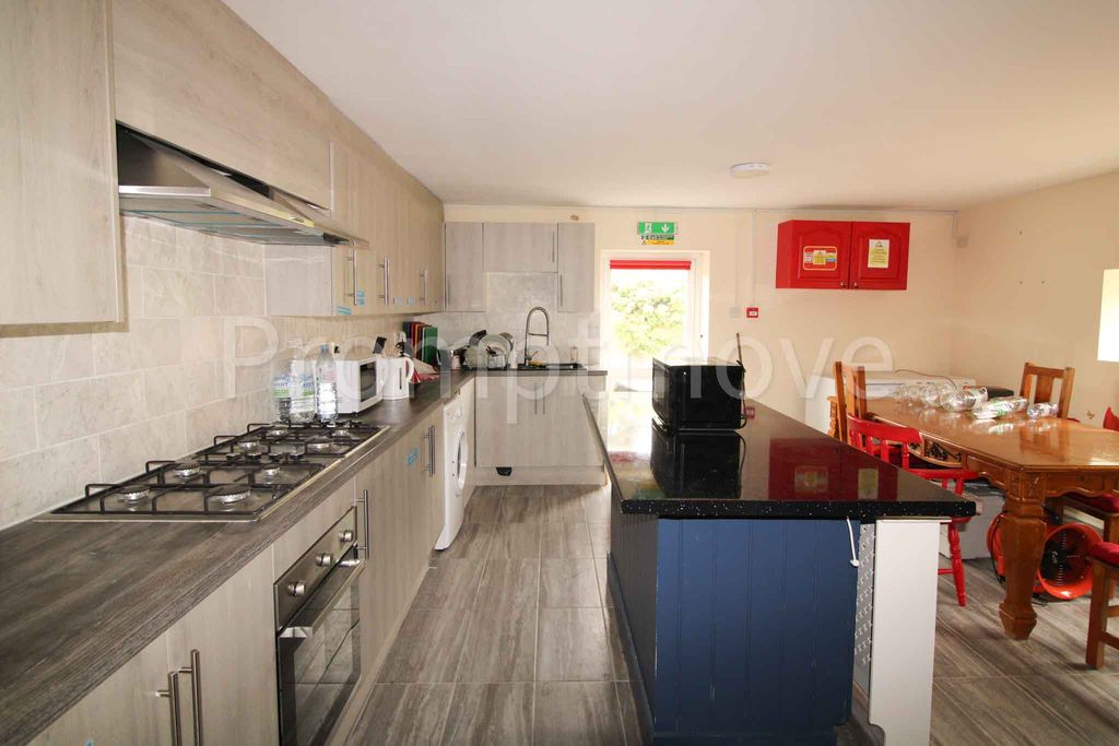 Additional image 15 of 7 bed shared accommodation to rentGrange Avenue, Leagrave, Luton LU4