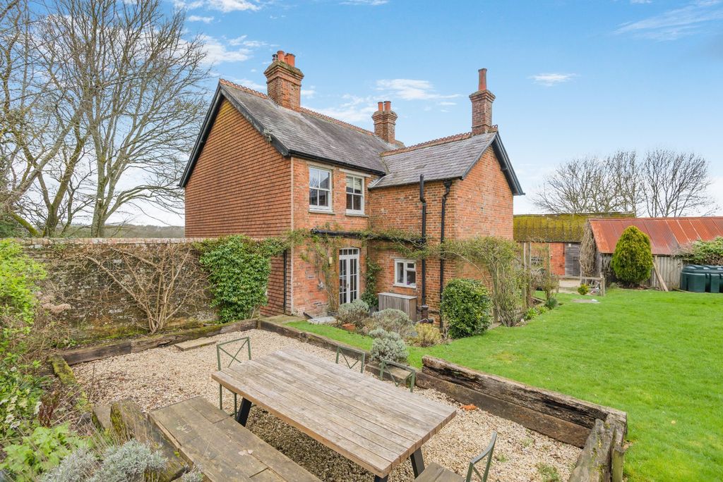 Additional image 2 of Detached house to rentHighclere Street, Highclere, Newbury, Berkshire RG20