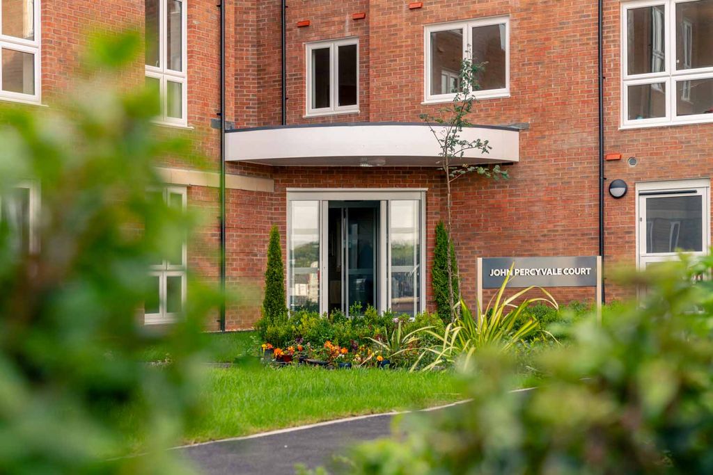 2 bed flat to rentMacclesfield SK10 photo 4