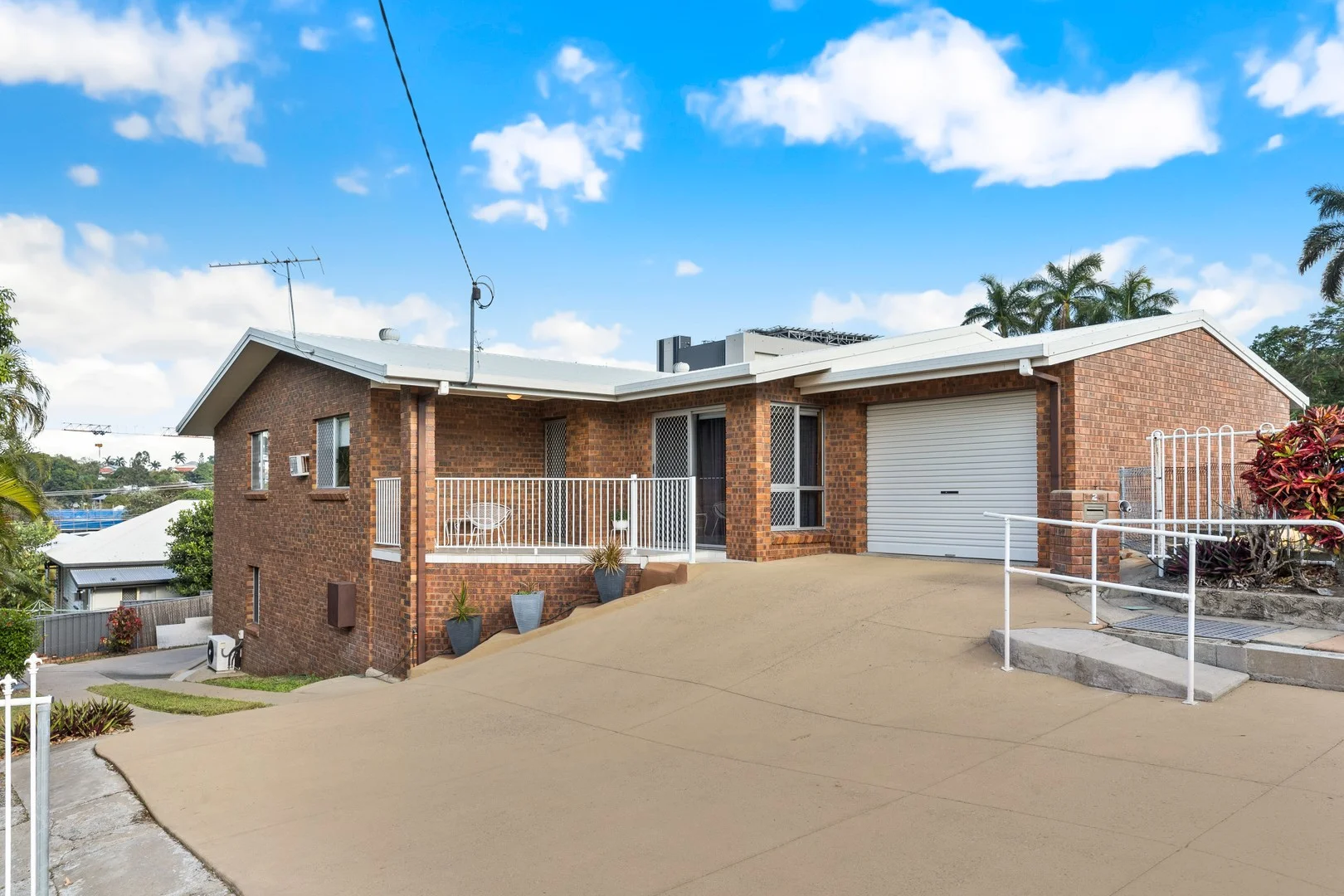 2 Bethesda Street, The Range QLD 4700
