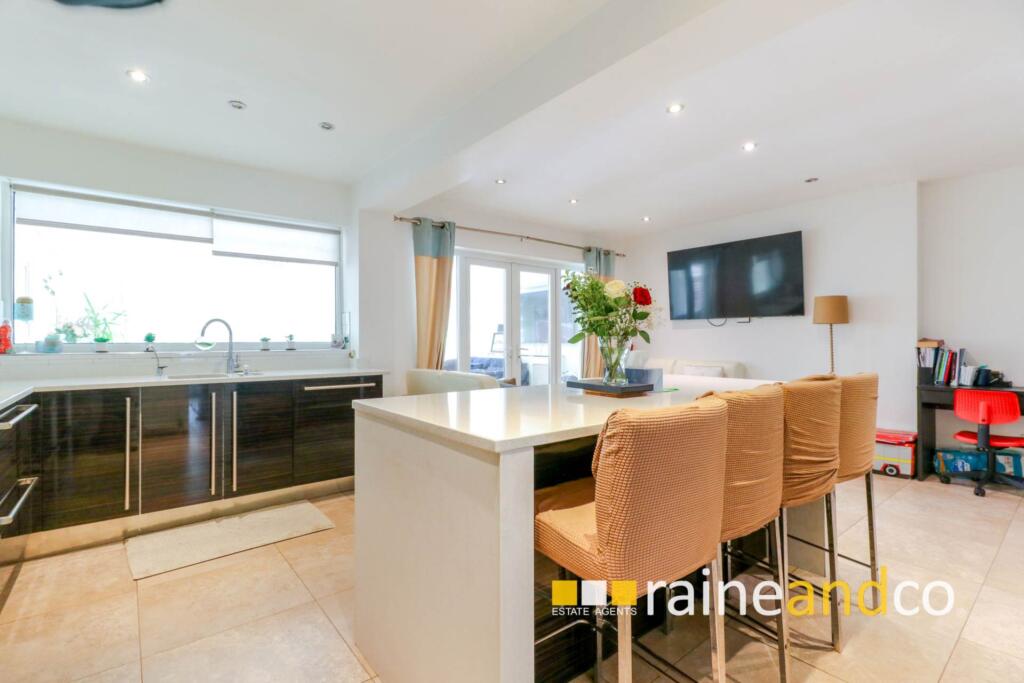 Additional image 11 of St Albans Road West, Hatfield