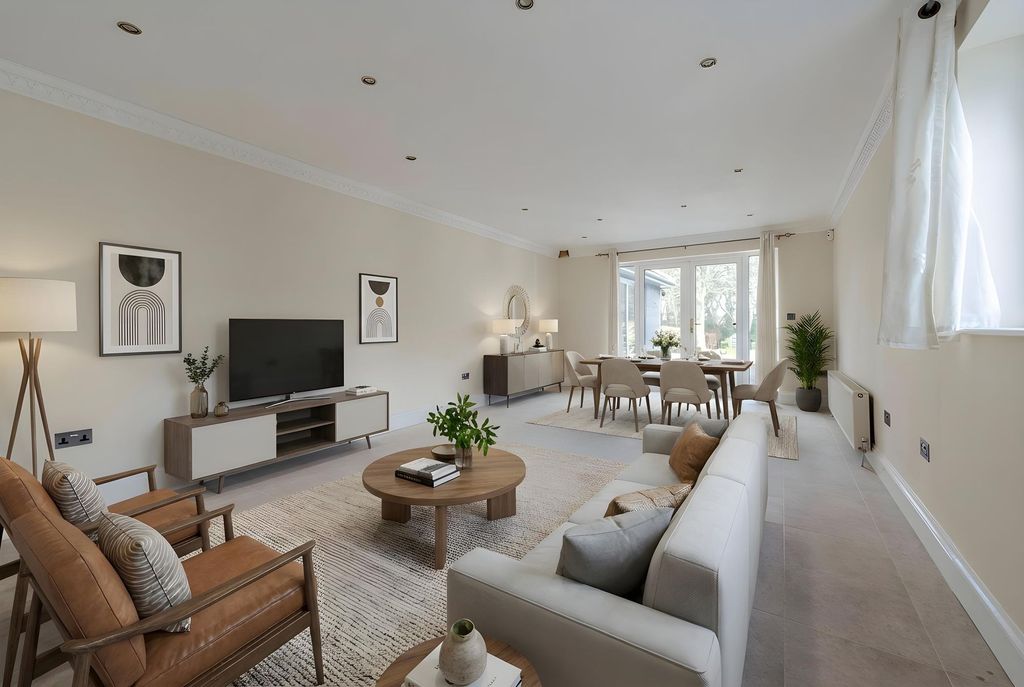 Additional image 6 of 5 bed detached bungalow to rentYarmouth Road, Lowestoft NR32