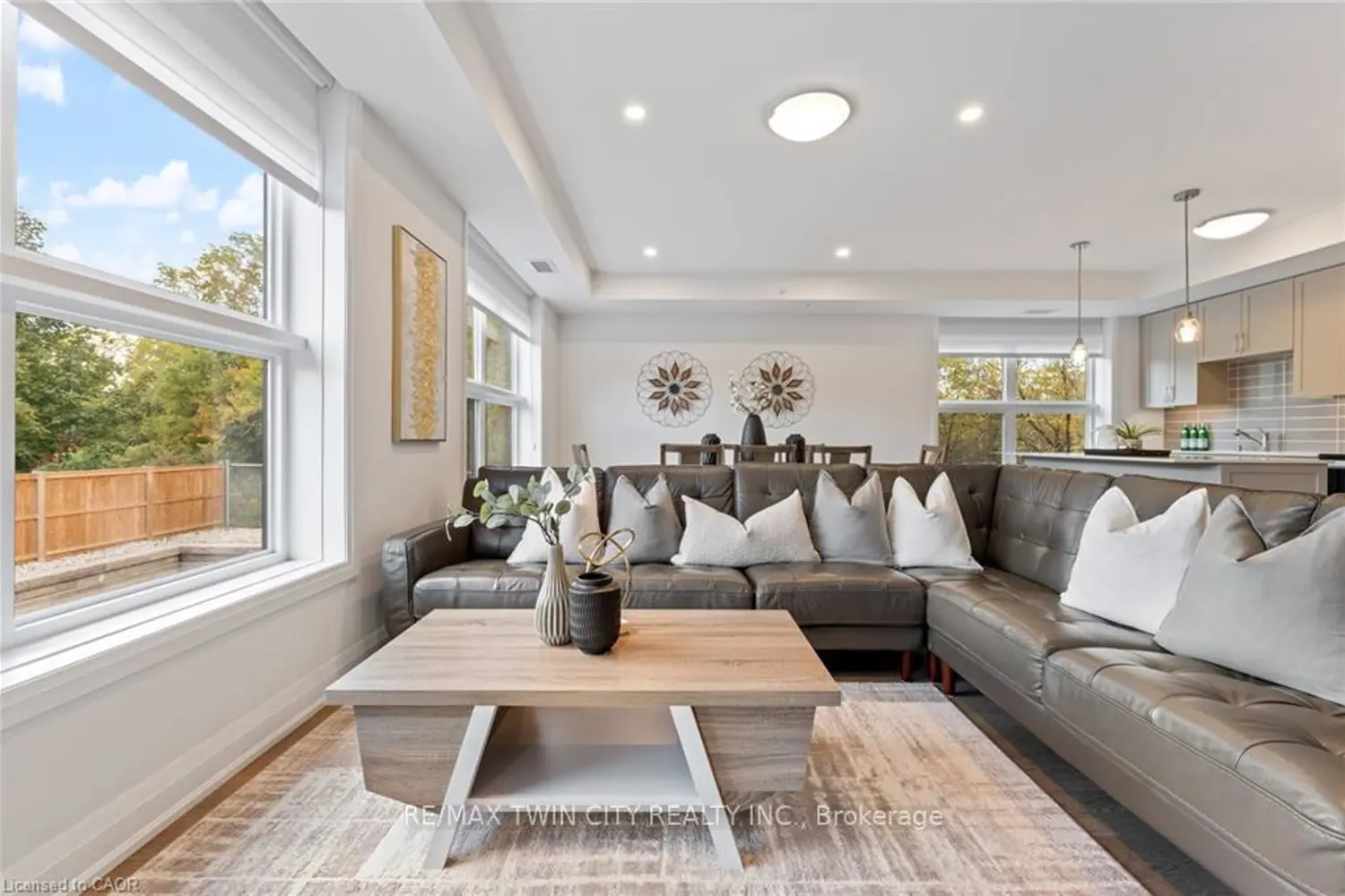 Additional image 3 of 88 Gibson Street 209