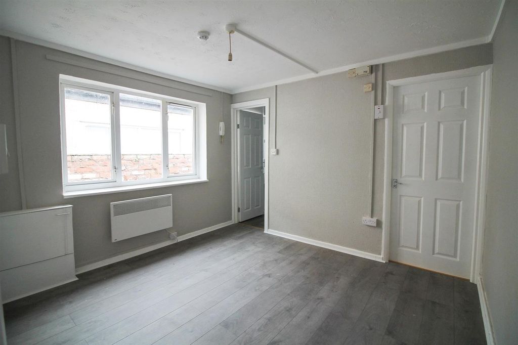 Additional image 2 of 2 bed flat to rentJohn Street, Rhyl LL18