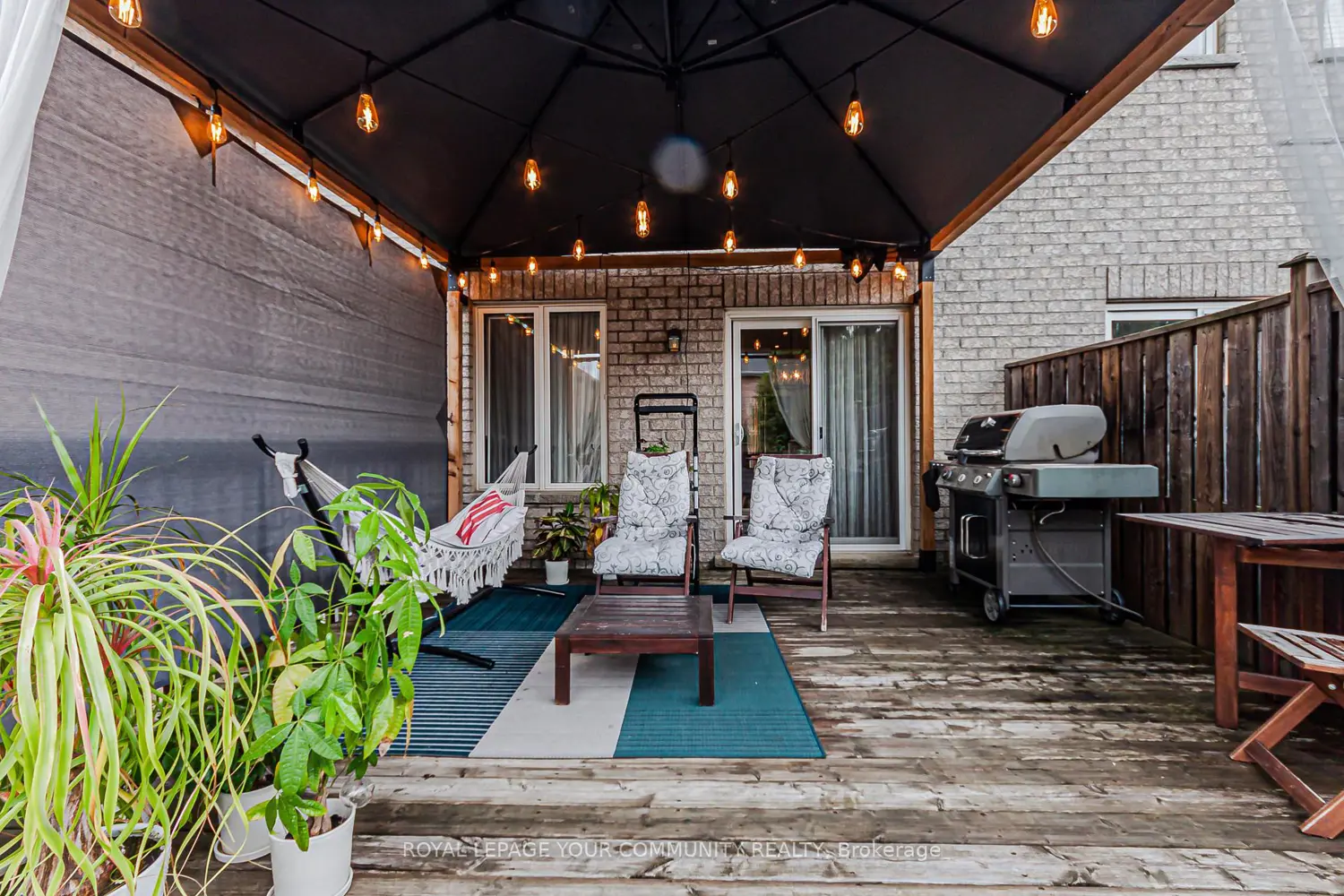 Additional image 16 of 32 Black Maple Crescent