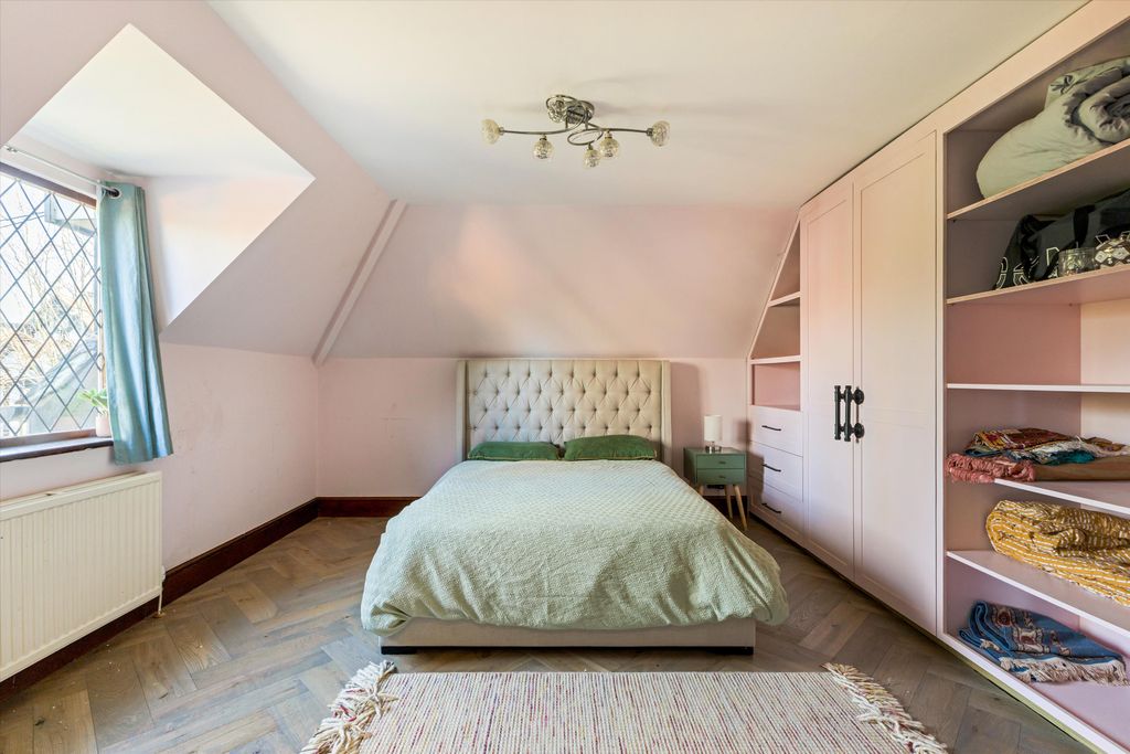 Additional image 7 of 5 bed detached house to rentLowlands, Fishery Road, Maidenhead, Berkshire SL6