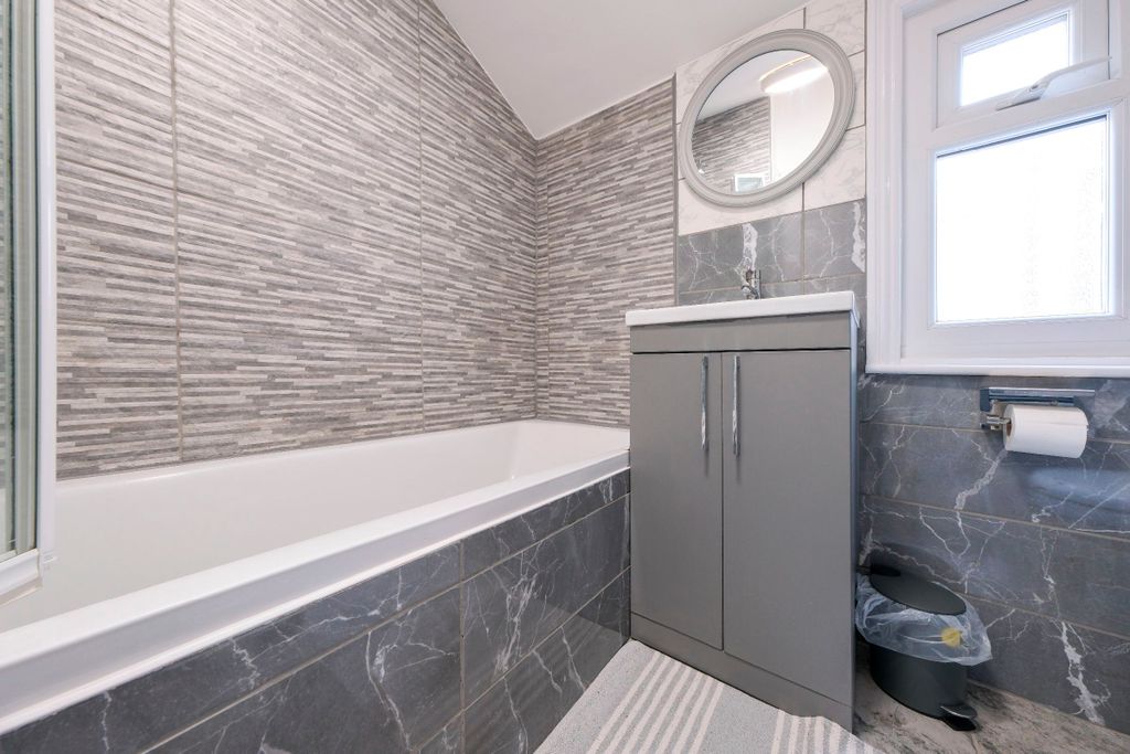 Additional image 12 of 5 bed semi-detached house to rentDouglas Road, Horfield, Bristol BS7