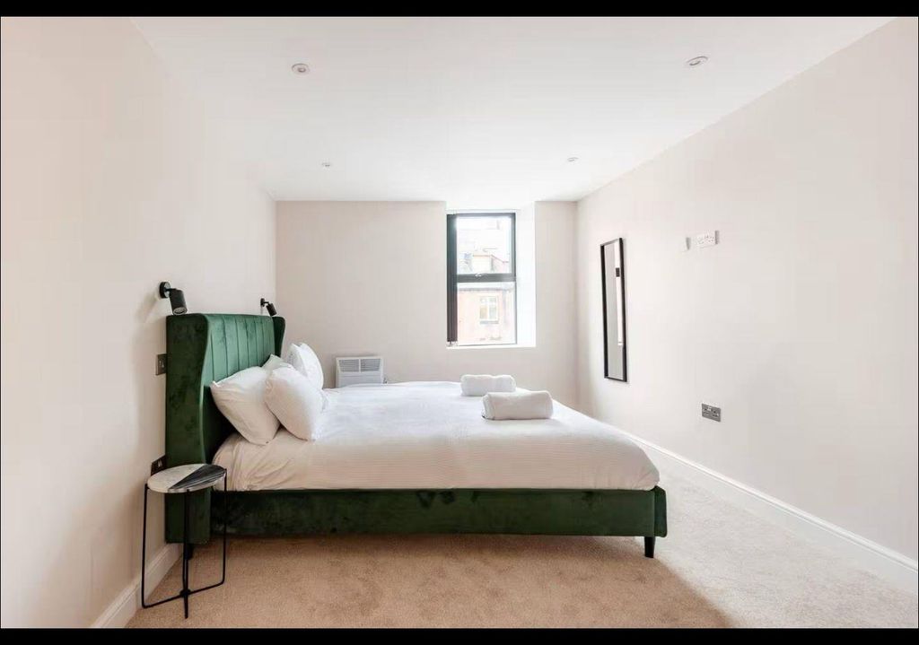 Additional image 11 of 2 bed flat to rentPark Cross Street, Leeds LS1